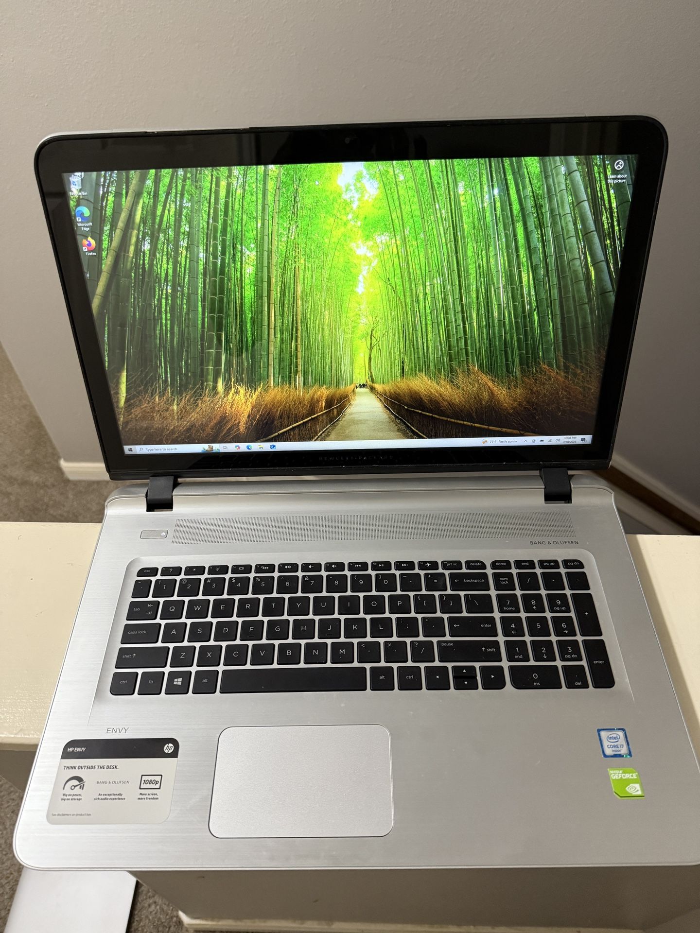 HP Envy 17.3" FHD- i7 6500U - 16GB RAM - 940M - 1TB HDD Touchscreen