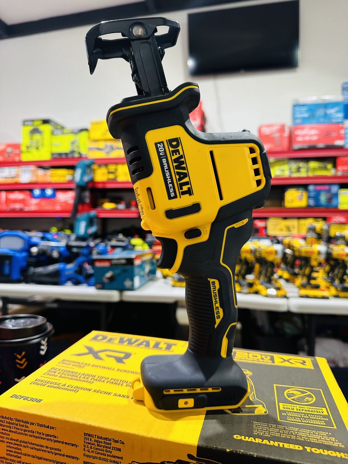 DEWALT ATOMIC 20V MAX Cordless Brushless Compact