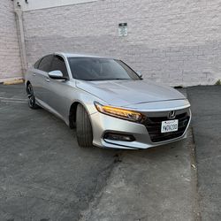 Finance Car Dealership Titulo Limpio Automatic Sedan Clean Title Honda Civic Accord Toyota Corolla Camry 2018 2005 2016 2008 2017 2014 2012 2025 1999