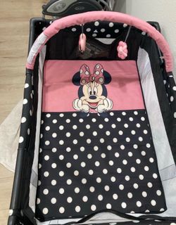 Minnie Mouse full-size bassinet / playpen