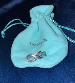 TIFFANY & CO Infinity Sterling Silver Ring Size 7 !