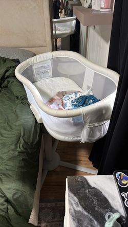 Halo swivel sleeper bassinet