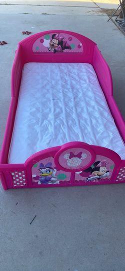 Delta Children Disney Minnie Mouse Plastic Sleep and Play Toddler Bed