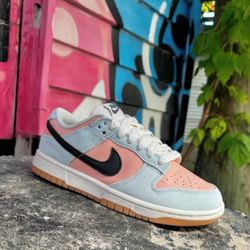 . WOMEN'S NIKE DUNK LOW "GLACIER BLUE ARCTIC ORANGE" Available in 7.5 and 8.5. Message me for any inquiries.