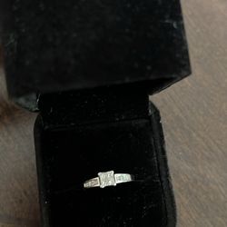 14kt White Gold Diamond Engagement Ring 