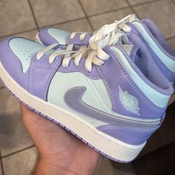 Air Jordan 1 Mid GS 'Purple Pulse'