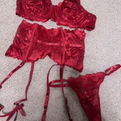 New Small Red Lace Lingerie Bra Panty Set
