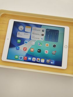 iPad 8th Gen 10.2" (WiFi) 128GB Good Gold Pre-owned
