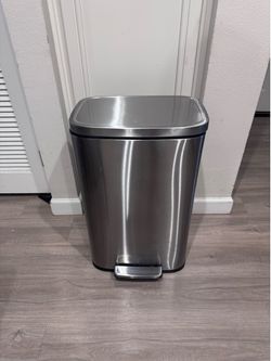 13 Gallon Stainless Steel Step Trash Can Soft Close