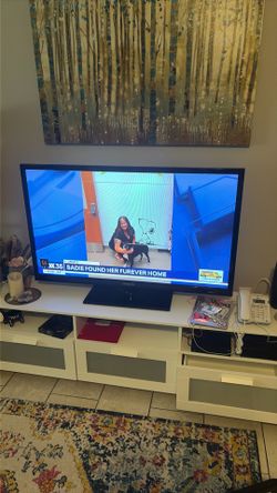 SAMSUNG PLASMA 55” flat screen tv ready to go