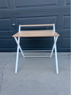 Folding desk