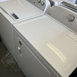 Like New Whirlpool Washer And Gas Dryer Set
