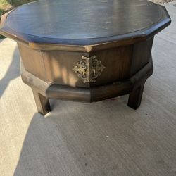 VTG Asian MCM Octagonal Wood Coffee/Tea Table with Brass Hardware 31.5” Diameter & 17.5” Ht