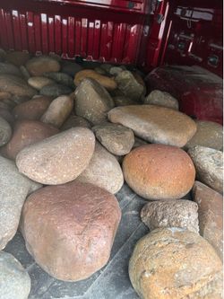 Round  bolder rocks