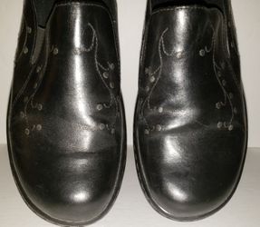 Leather Clarks 10M slip on EUC