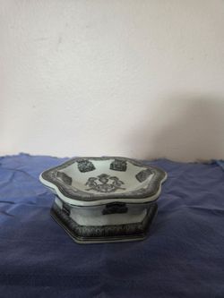 Vintage porcelain
