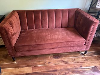 Beautiful DESIGNER CORAL loveseat