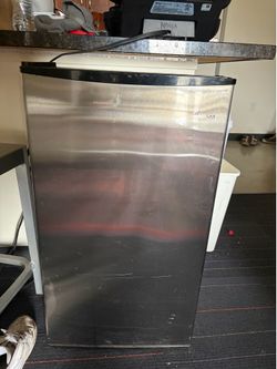 Mini fridge