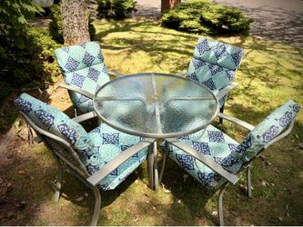 👁️👁️ Patio Table and Chairs FREE DELIVERY 🚚
