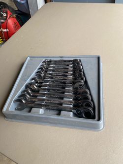 Ratchet wrenches