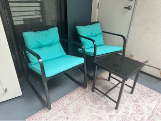 Modern outdoor patio balcony set chairs table in excellent condition