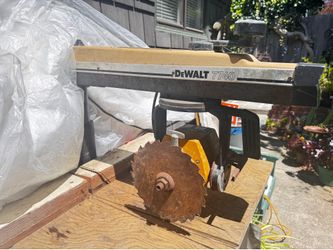 Radial arm saw Dewalt