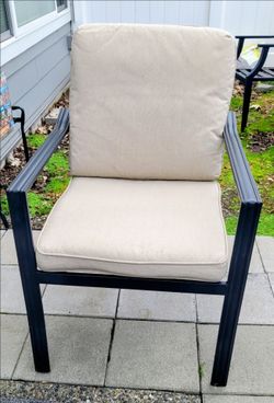 Patio chairs w/cushions