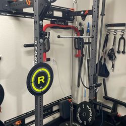 ROGUE WALL RACK 