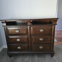 Dresser + 2 Nightstands + Desk + Chair
