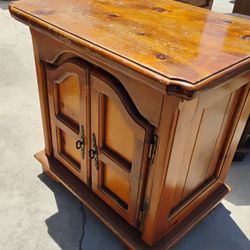 Vintage Wood Nightstand With Pull Out Drawers