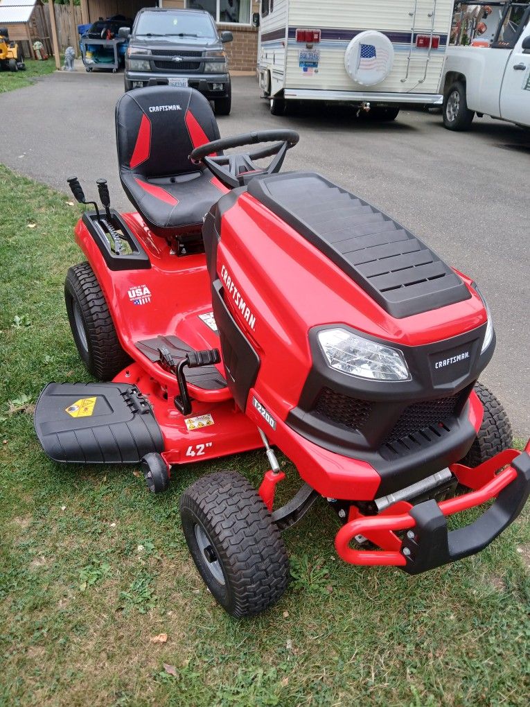 2024 Craftsman riding mower. T2200 Only has 3 hours. 42 inch cut. 19.5 H. P. Also has the new edition ZERO Turn.