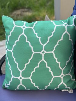 Outdoor/indoor Throw Pillows
