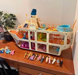 Vintage Kenner Glamour Gals Ocean Queen Cruise Ship Play Set