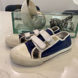 BURBERRY Shoes for kids !