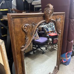 Drexel Heritage Georgian carved mahogany wall mirror. 