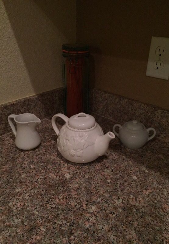 TEAPOT with creamer and sugar bowl