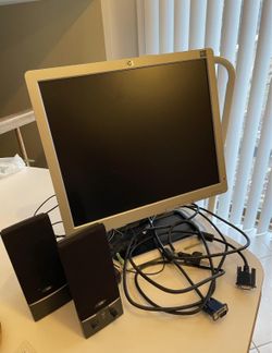 17 in Monitor with Set of Speakers
