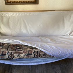 FUTON/DAYBED