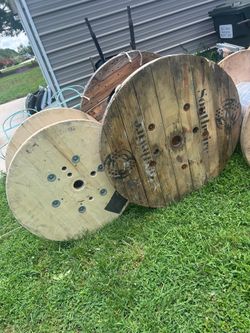 2 Wooden Spools / Read Below ⬇️ ITS AVAILABLE WHY ASK