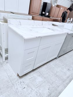White bathroom vanity 49in