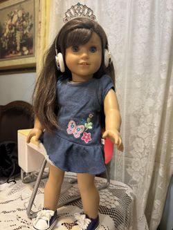 American Girl Doll 18”, Outfit And American Girl doll Desk