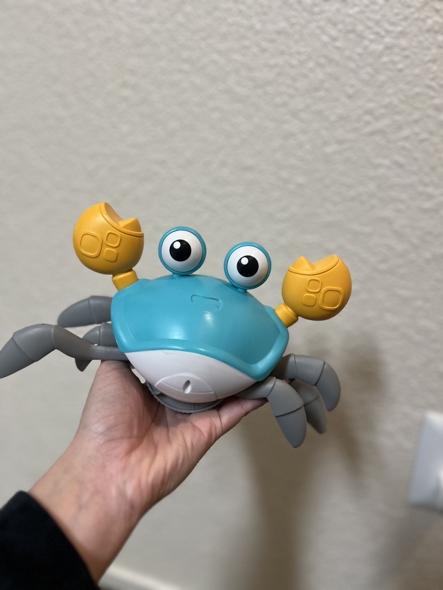 Blue Dancing Crab Toy