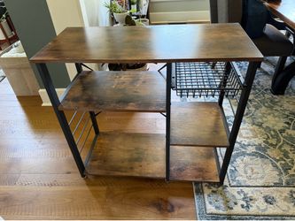 Coffee bar, kitchen bar, extra storage