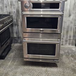 7 Series 30in Viking TURBO CHEF Built-in Electric Convection Oven ****2021 One of a kind***