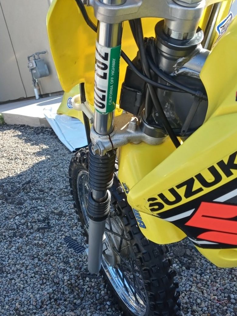 Photo Suzuki 125. Clean Title