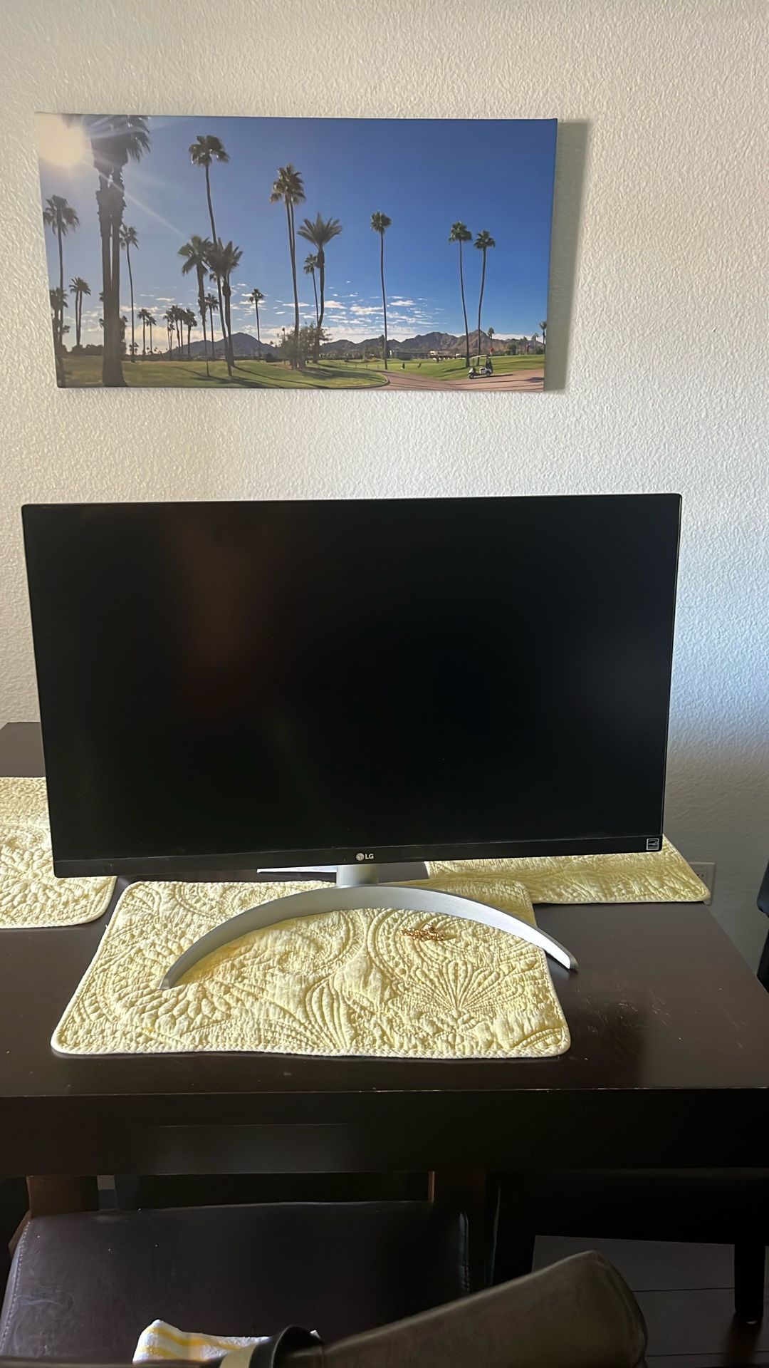 LG 27UP600-W