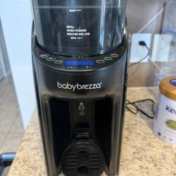Baby Brezza Formula Pro Advanced WiFi Formula Dispenser 