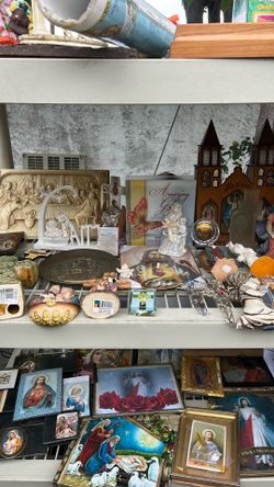 Yard sale Religious statues/frames/ picture frames