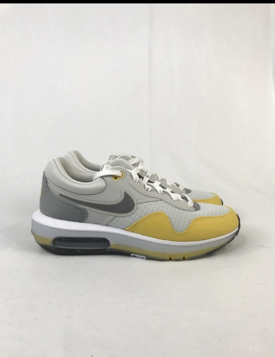 Nike air max Motif Men's Sneaker Grey DD3697-001 1 Sport Casual Shoes Size 7.5 New without box.