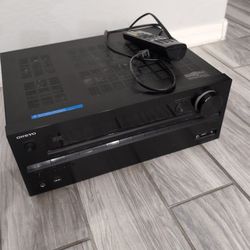 Onkyo TX-NR717 AV Receiver